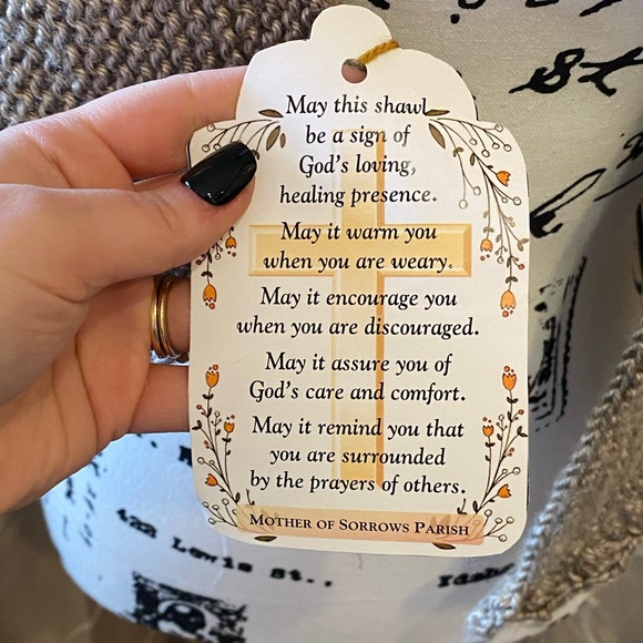 Vintage Hand-Knit Light Brown Triangle Shaped Prayer Shawl - Picture 3 of 10